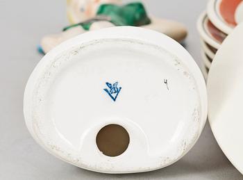 DOCKSERVIS, ÄGGKOPPAR ett par, samt FIGURIN, 11 delar, Flintgods, "Snövit" Walt Disney, bla.Rörstrand, 1900-talets mitt.