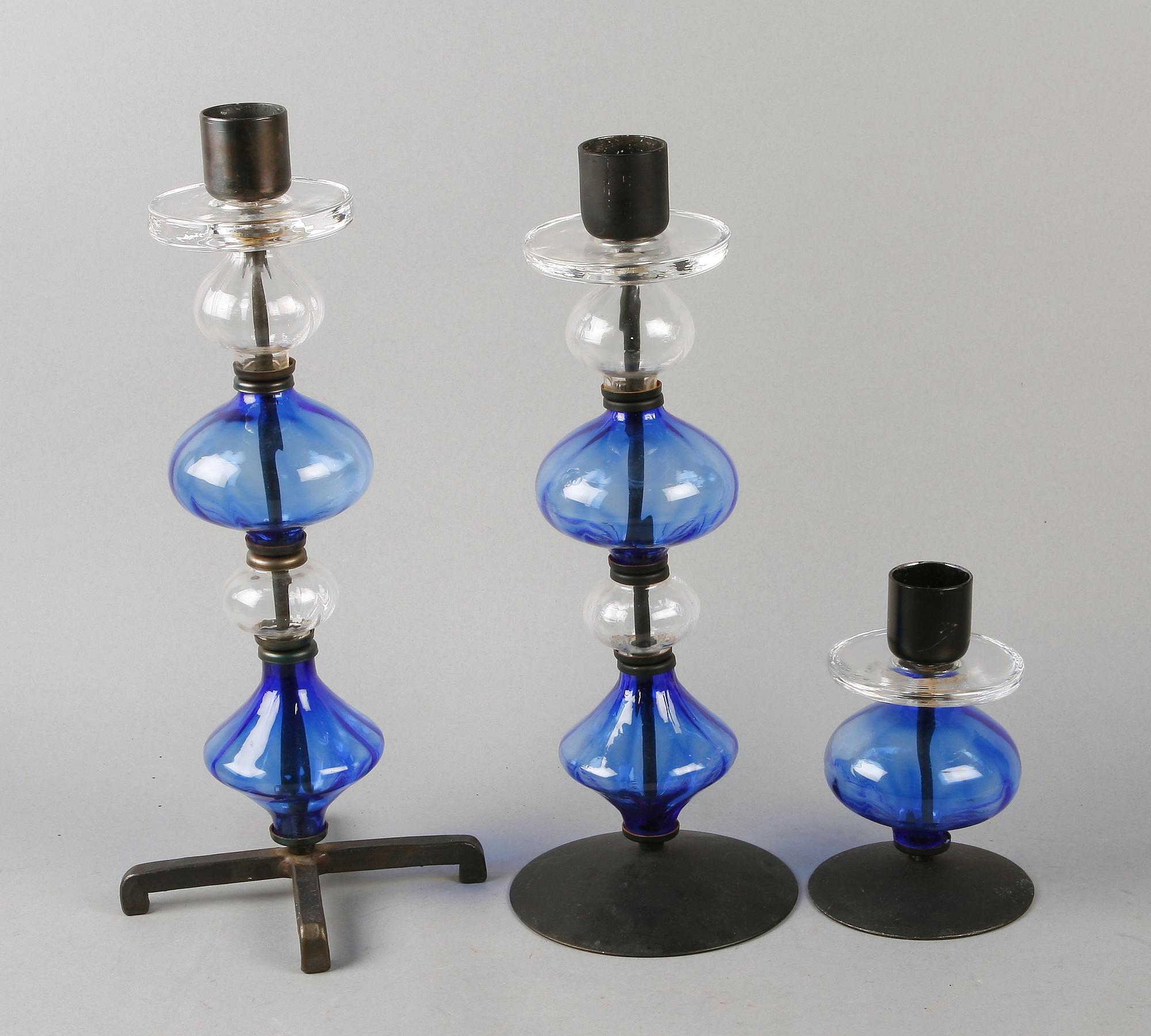 LJUSSTAKAR, 3 st. Glas och järn. Erik Höglund.