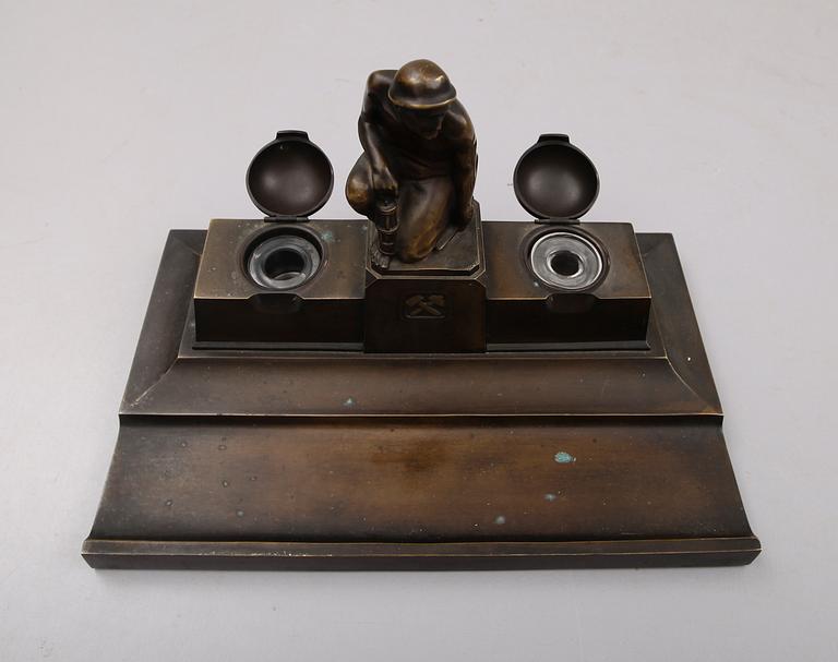 SKRIVSTÄLL, brons, signerad R, 1930-tal.