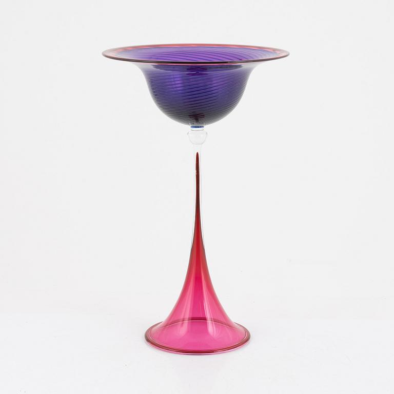 Wilke Adolfsson, a goblet glass, signed and dated 2004.