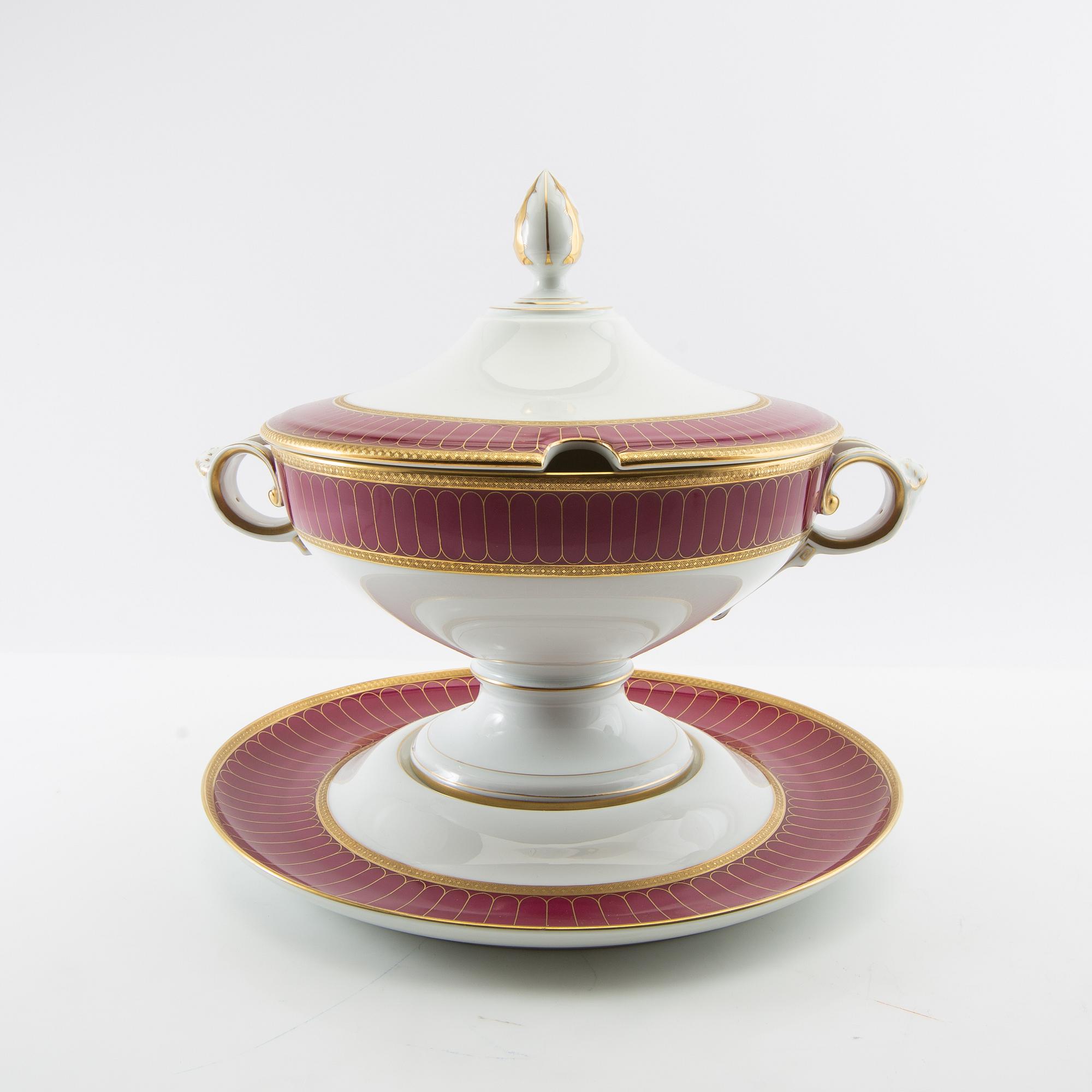 Tureen with lid and plate Rosenthal mid-20th century porcelain.