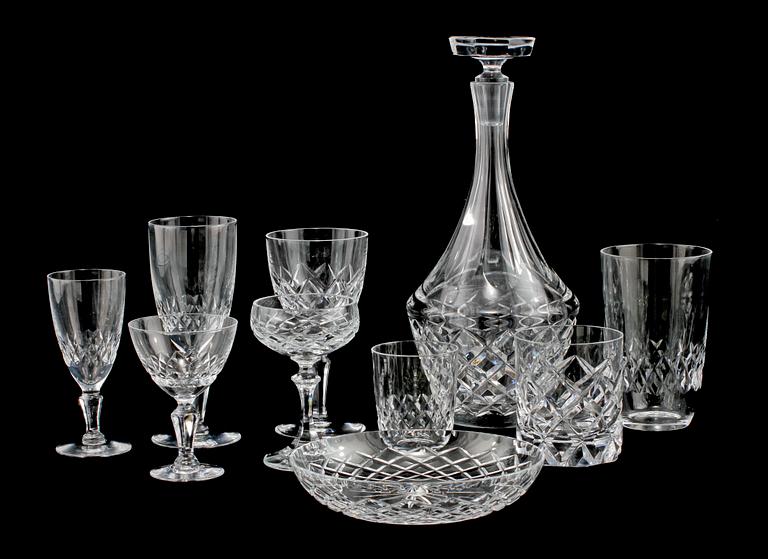 GLASSERVISDELAR, 89 st, mestadels "Karolina", Orrefors,1900-talets andra hälft.