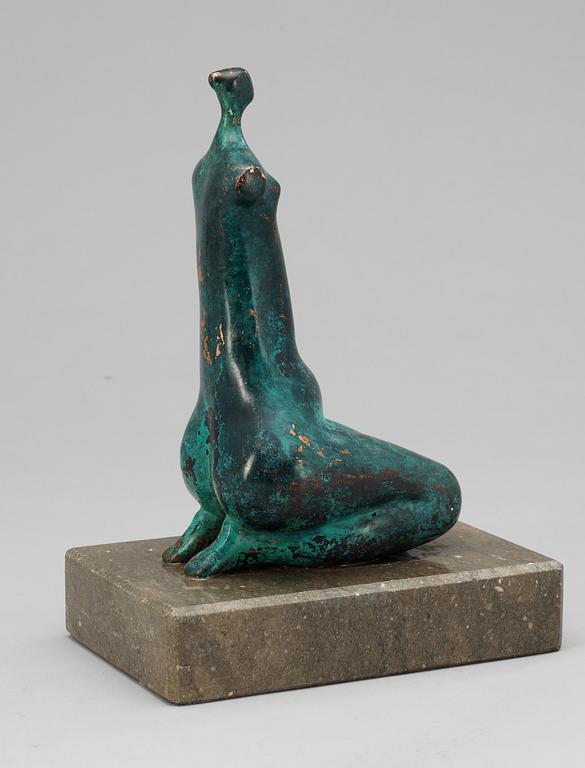 Esperanza Lopez-Montoya, Kneeling woman.