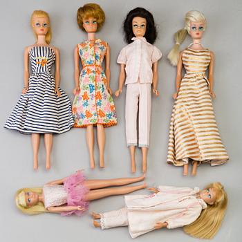 Six 1960s barbiedolls in original barbie bag.