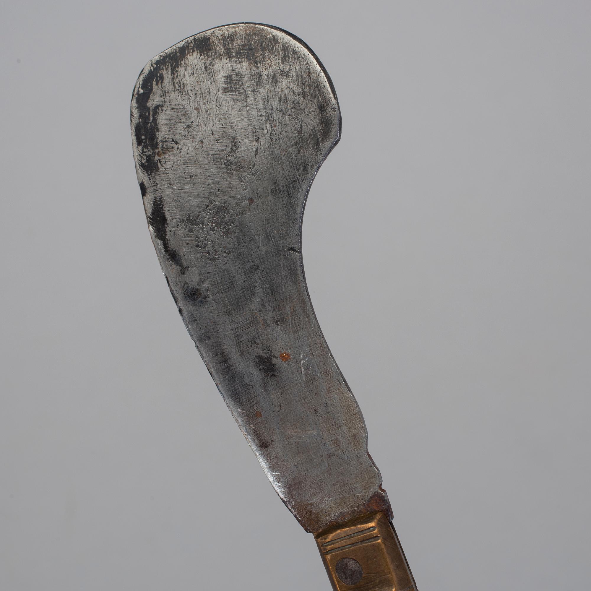 GÄSTABUDSKNIV, mässing, järn, 1700/1800-tal.