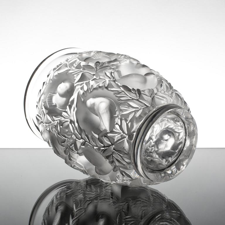 VAS, glas. Sign Lalique, France.