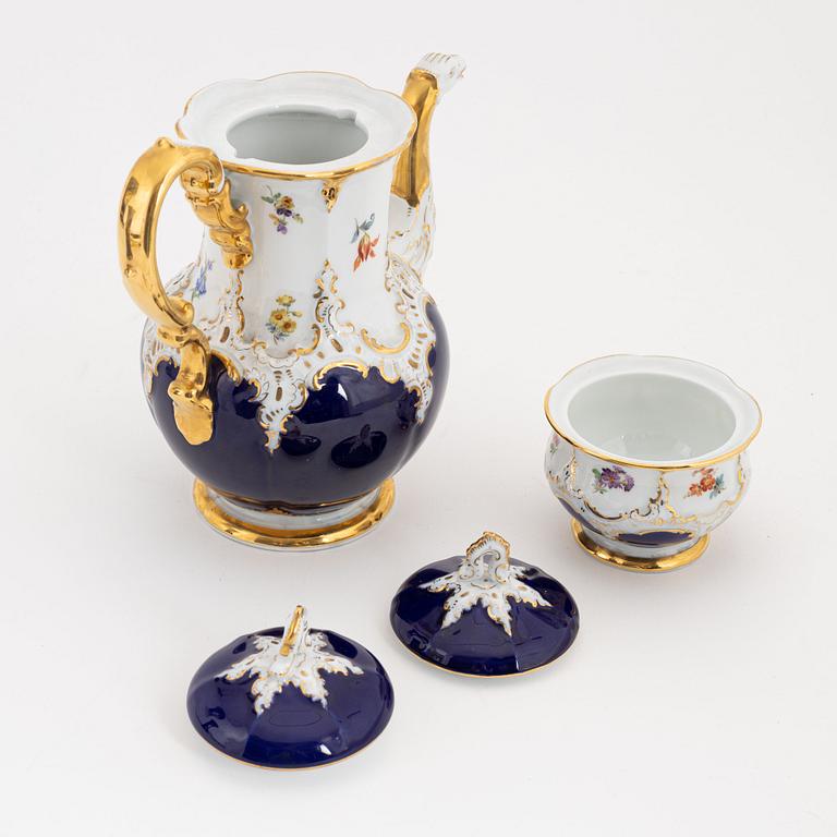 A set of Meissen cups and vases, (15 pieces).