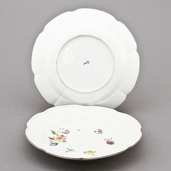 TALLRIKAR, 2 st, porslin, Meissen, 1700-tal.