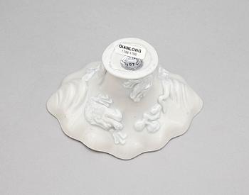 VINOFFERBÄGARE, blanc de chine, Kina, 1700-tal.