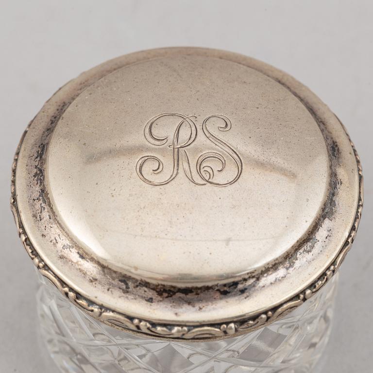A set of seven toiletries, Including Sjögren Ab Juvelerare Oscar, Göteborg, 1920.