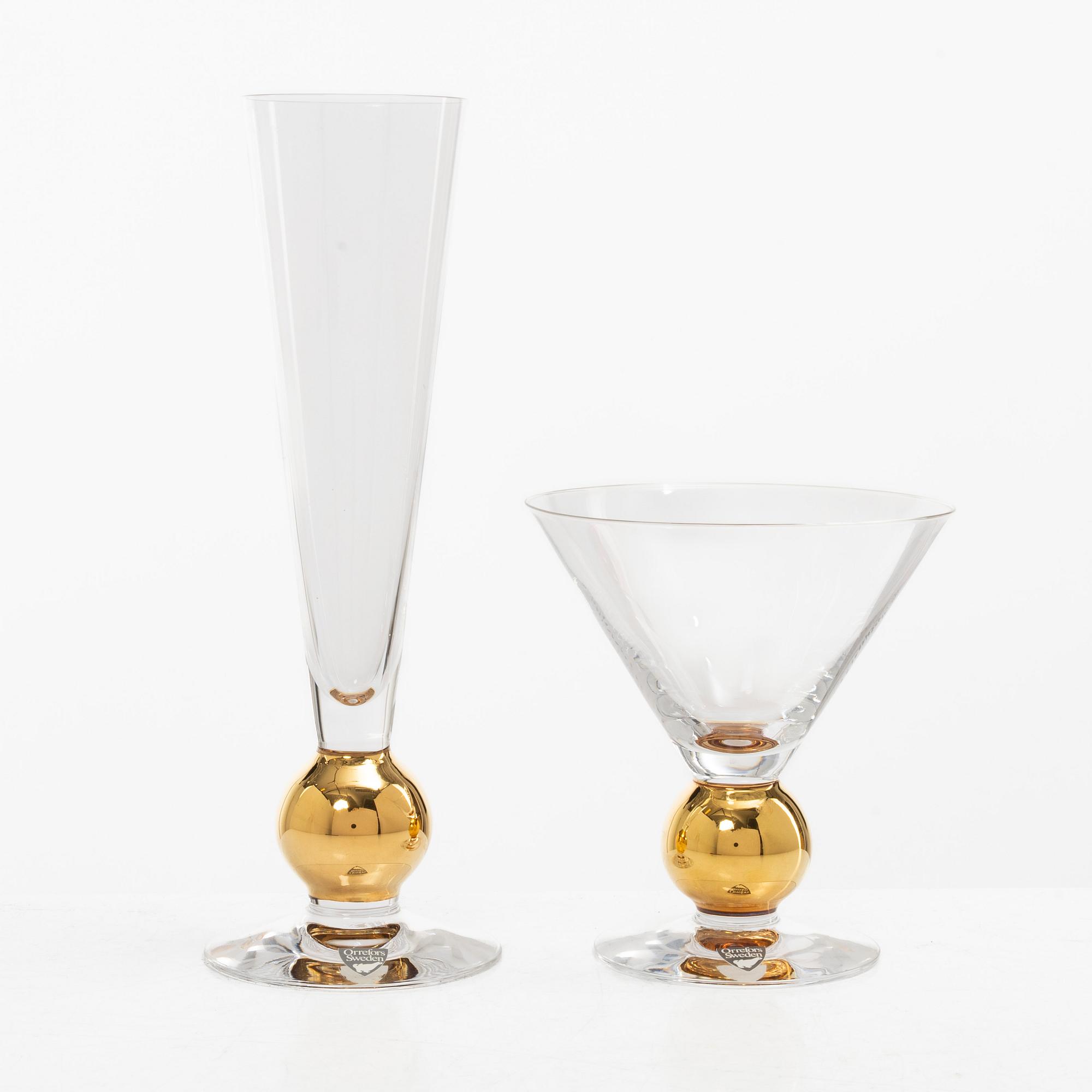 Gunnar Cyrén, a 23 piece "Nobel" glass service, Orrefors.