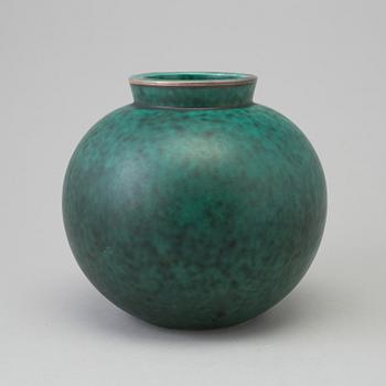 WILHELM KÅGE, an 'Argenta' stoneware vase from Gustavsberg, 1948.