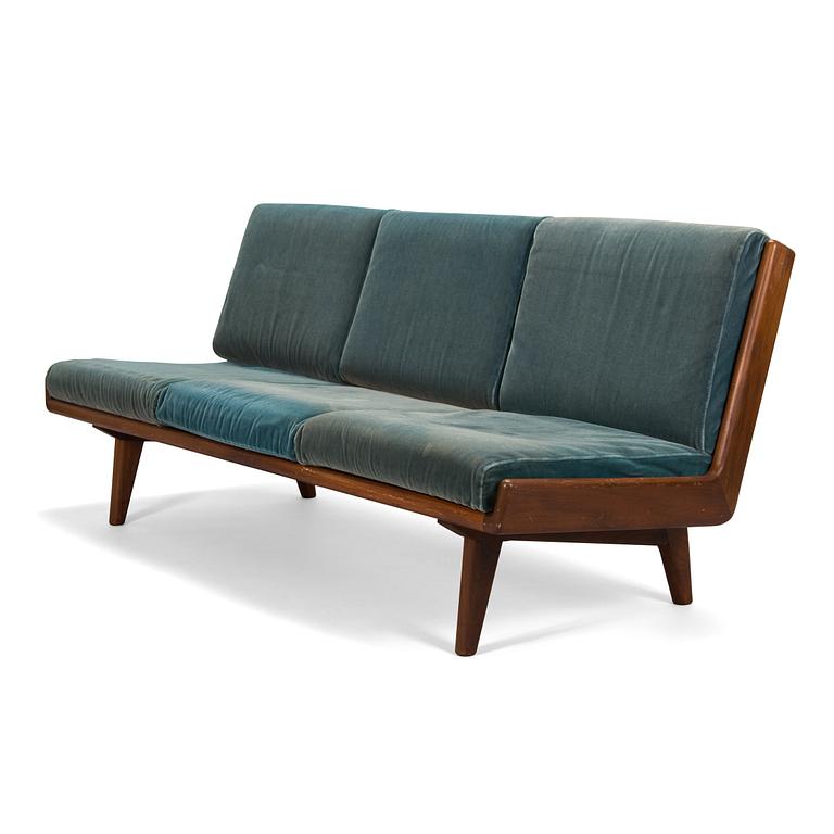 Carl Gustaf Hiort af Ornäs, a mid-20th century 'Studio' sofa for Puunveisto Oy - Träsnideri Ab.