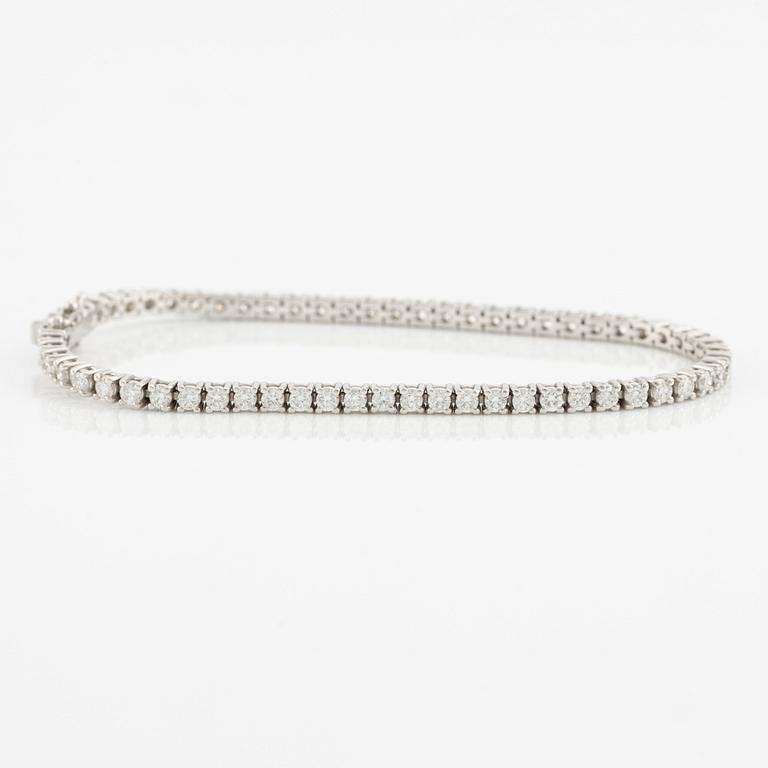 Tennis bracelet with brilliant-cut diamonds, including HRD report.