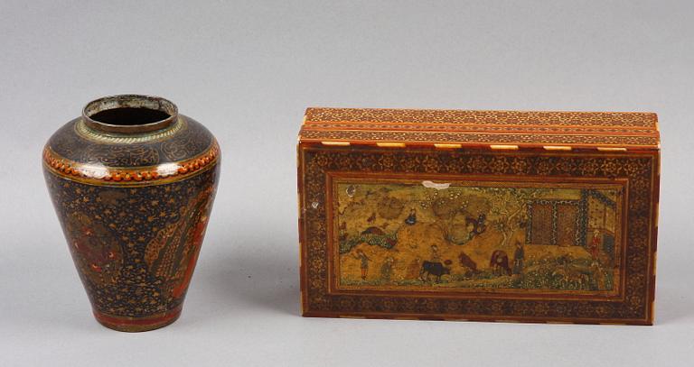 VAS SAMT ASK, mässing resp trä. Persien 1800/1900-tal.