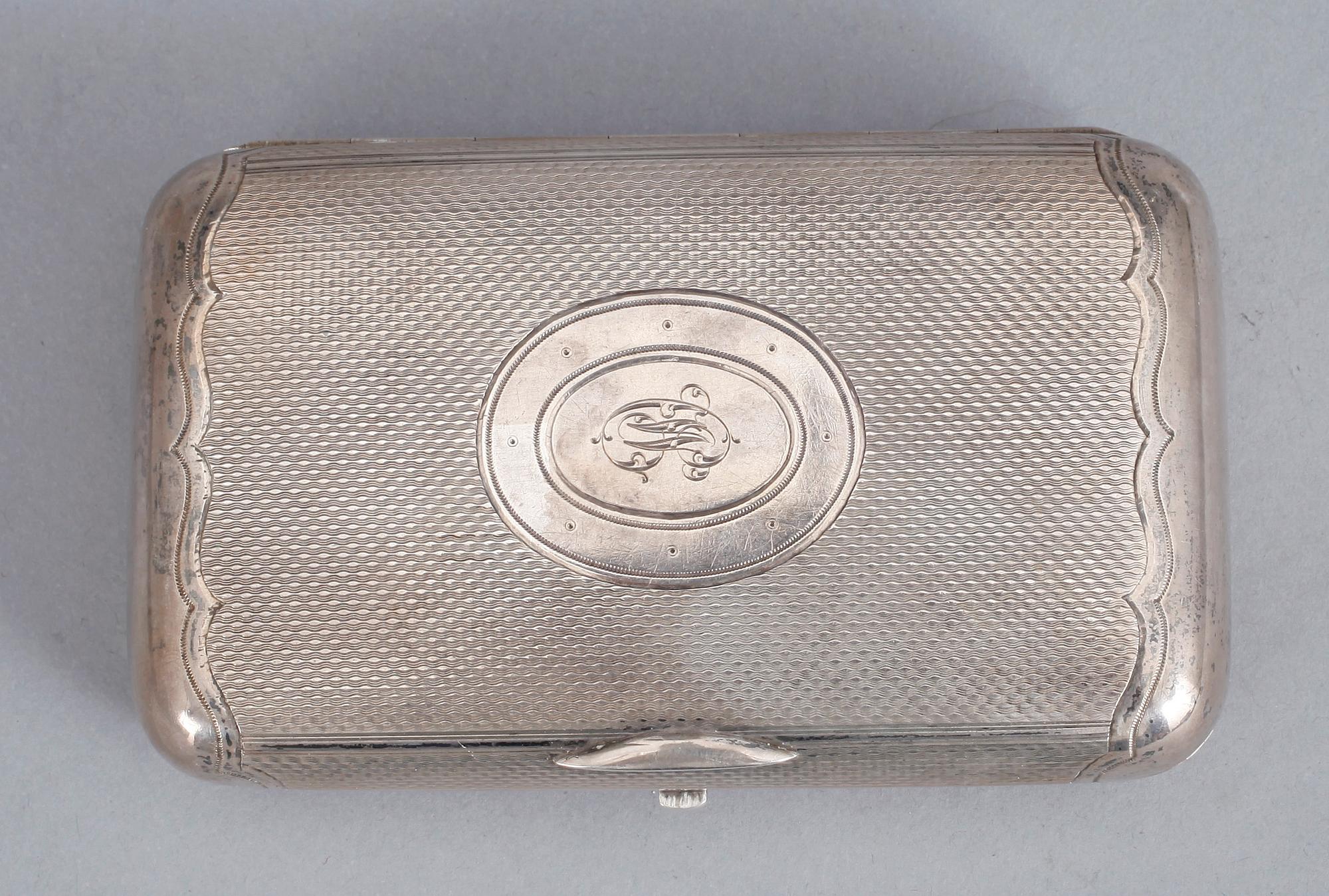 CIGARETTETUI, silver, Moisei Ivanov , St. Petersburg, 1873. Vikt ca 177 gram.