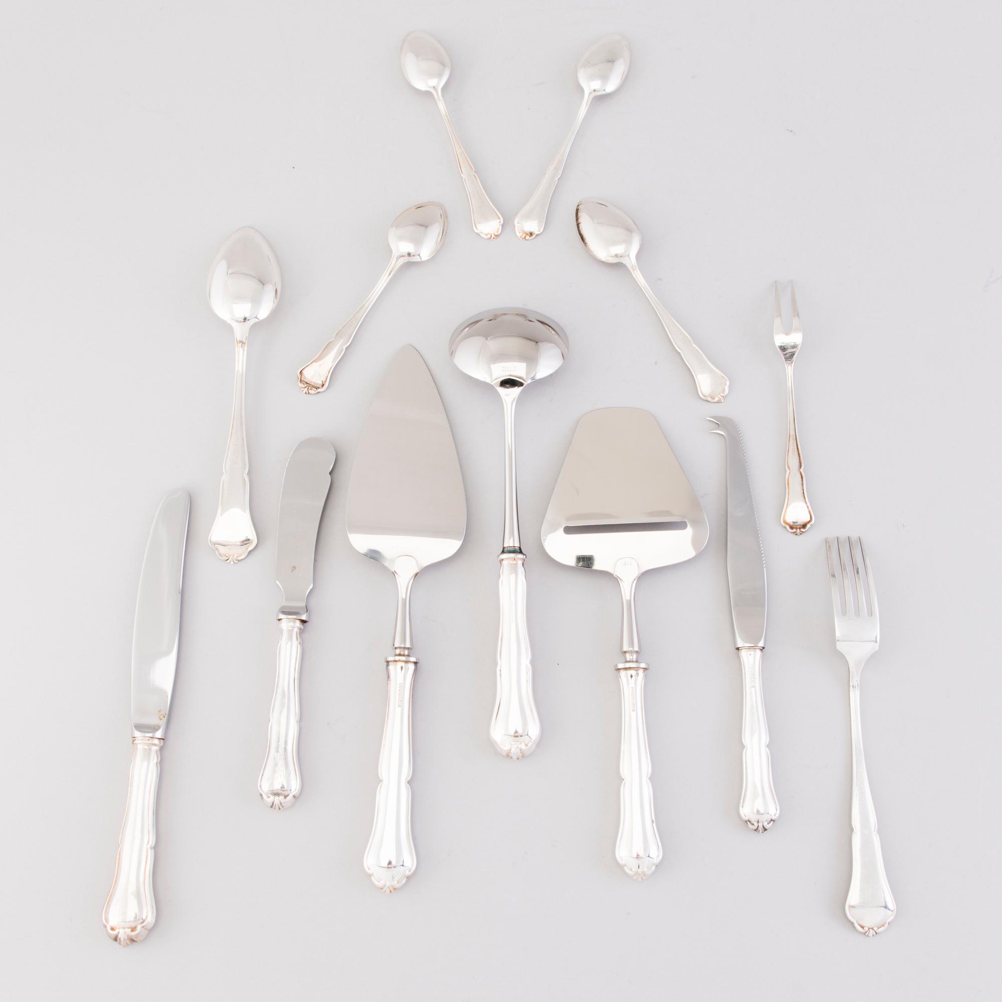 BESTICKUPPSÄTTNING, 51 delar, silver "Chippendale", 1900-talets slut.