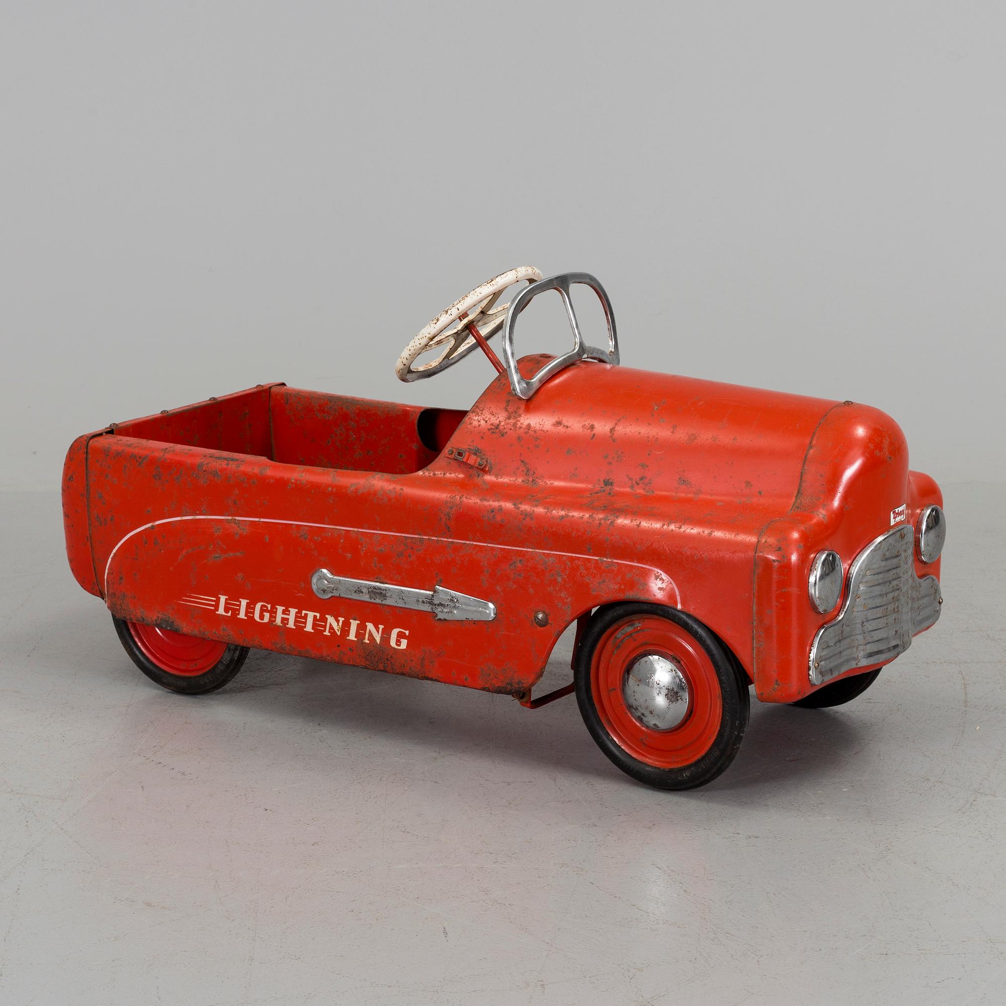 A 1950s tramp car, "Lightning", Tri-Ang, England.