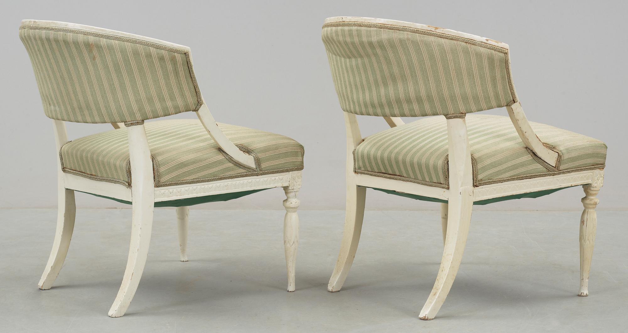 BALJFÅTÖLJER, ett par, sengustavianska, 1800-talets början.