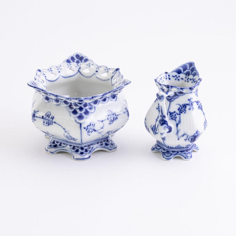 Royal Copenhagen, a 17-piece 'Musselmalet' porcelain service, Royal Copenhagen, Denmark.