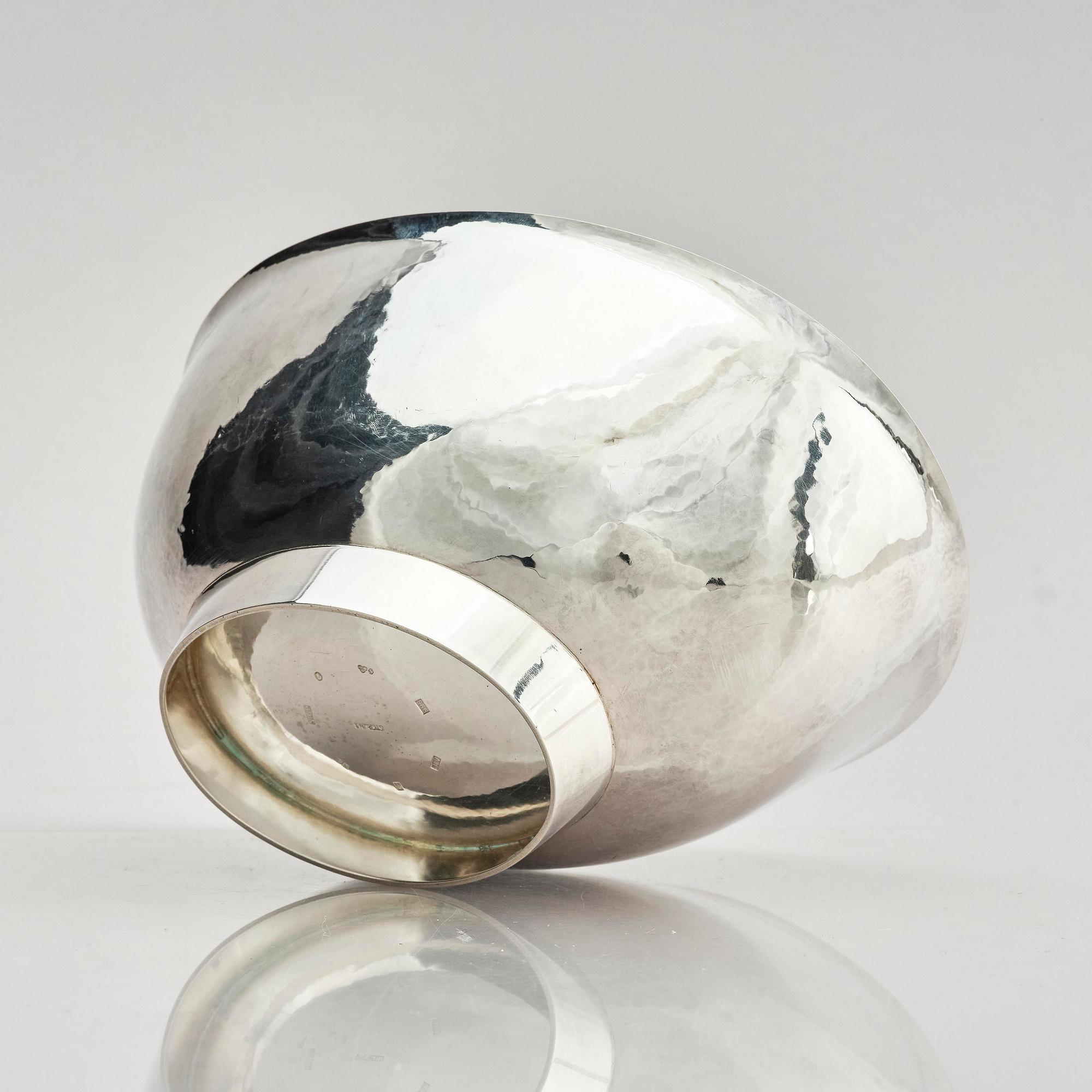 Sigurd Persson, skål på fot, sterling silver, Stockholm 1975.