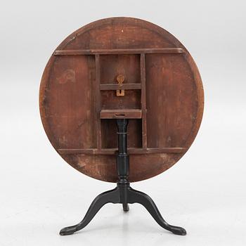 Folding table, alder root veneer circa 1800.