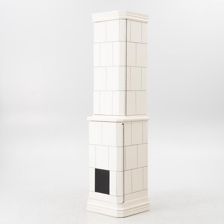 Kakelugnsskåp, omkring 2000.