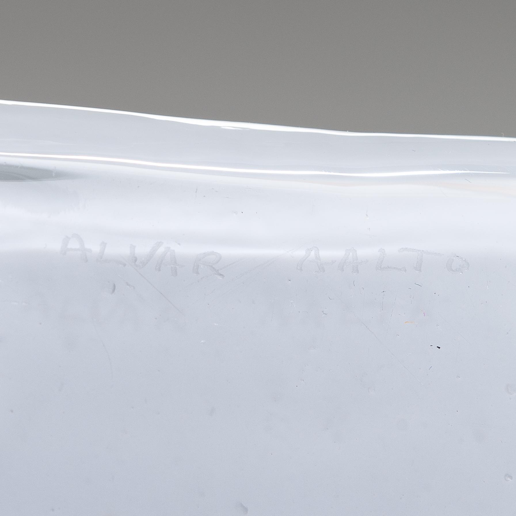 Alvar Aalto, vas, modell 3031, signerad Alvar Aalto.