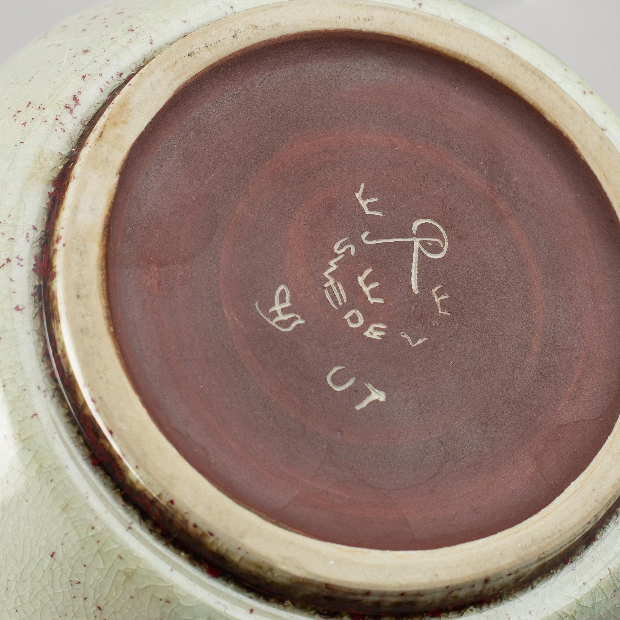 Gunnar Nylund, a set of four stoneware teapots and Carl-Harry Stålhane, two teapots, Rörstrand.