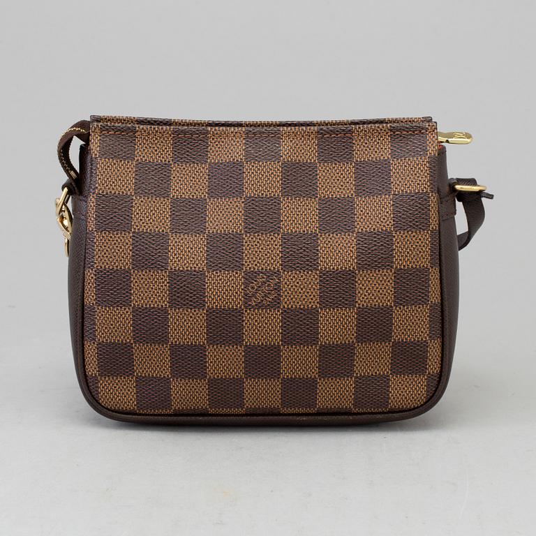 POCHETTE, LOUIS VUITTON.