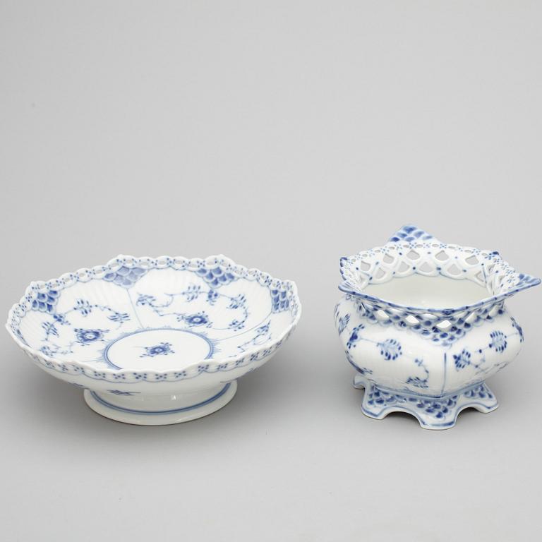 SERVISDELAR, 4 delar, porslin, "Musselmalet" Royal Copenhagen.