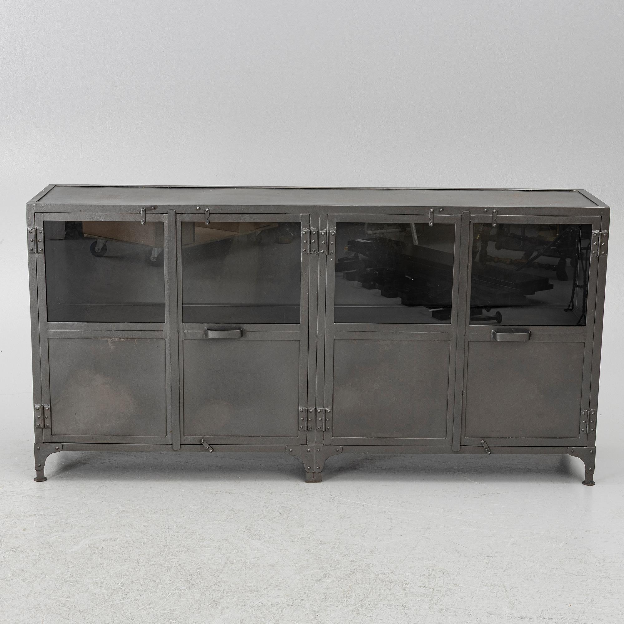 Sideboard, Manzana.
