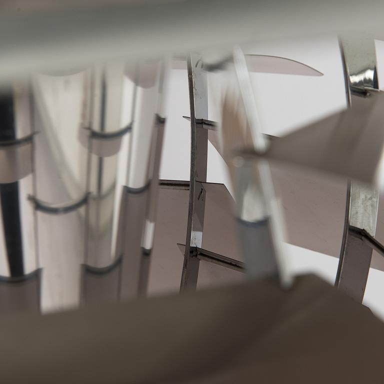 Poul Henningsen, kattovalaisin, "PH Artichoke / PH-Kotte", Louis Poulsen, Tanska, 1980-luku.