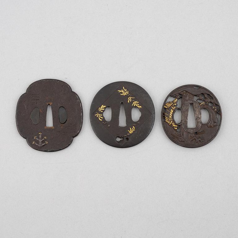 Tsuba 3 st. Japan, Edo, 1700-tal.