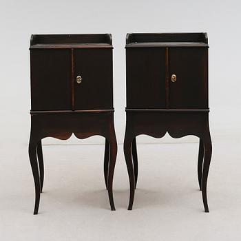 SÄNGBORD, 1 par, rokokostil, för Nationalmuseum, 1900-talets andra hälft.