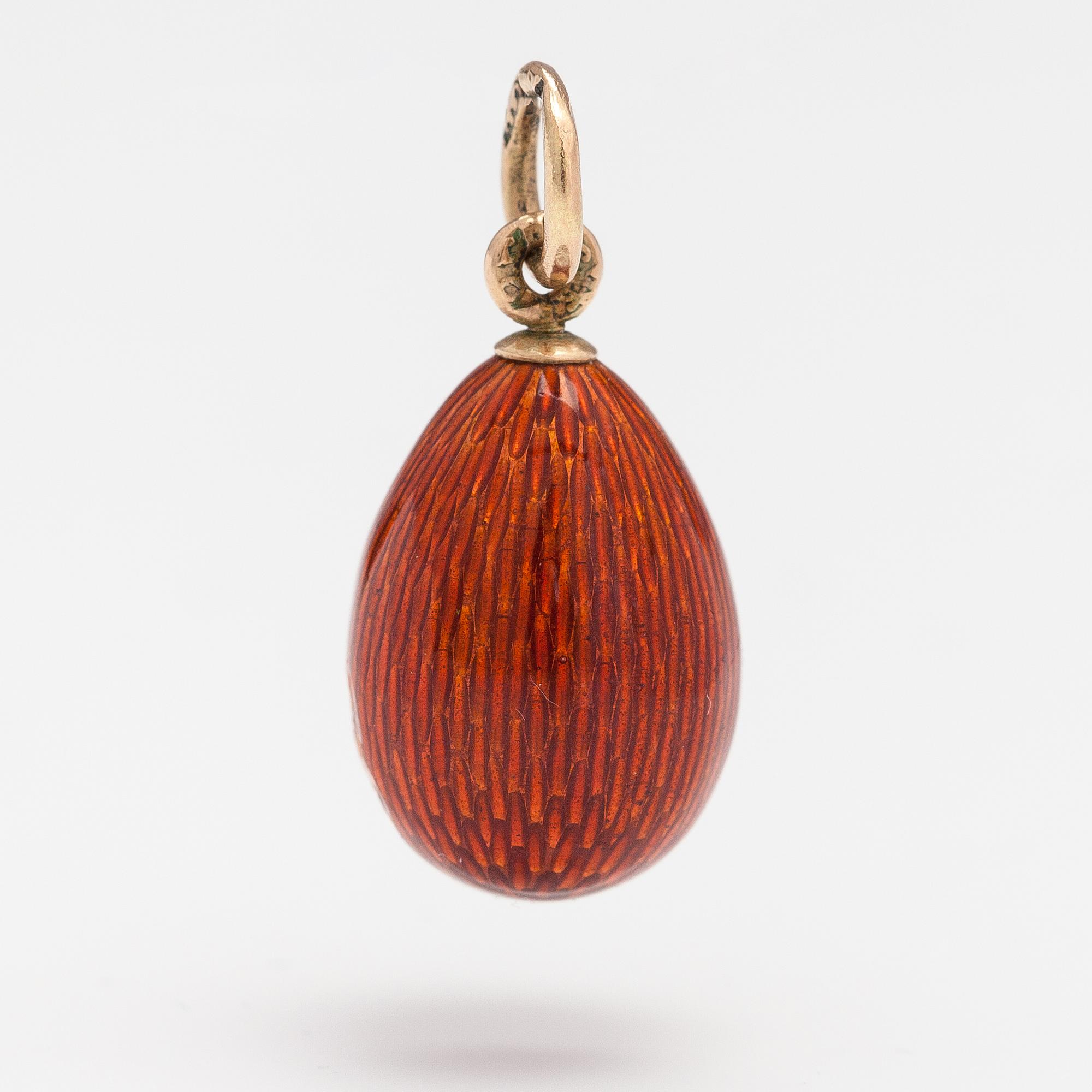 A 14K gold pendant with enamel. St. Petersburg, early 20th century.