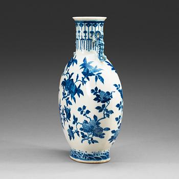 A blue and white moonflask, Qing dynasty, 19th Century with Kangxi six character mark.