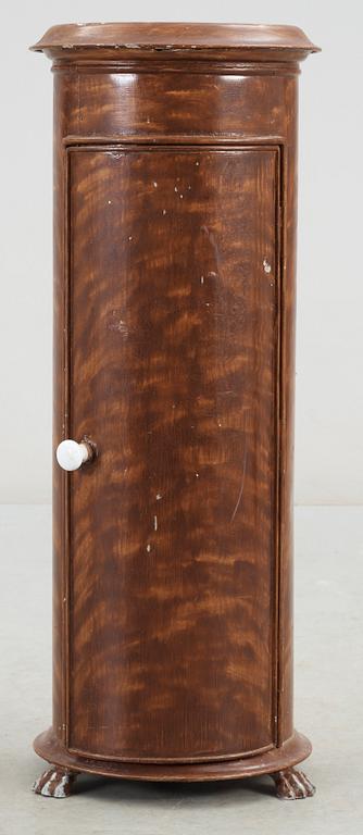 KOMMOD, Karl Johan, 1800-talets mitt.