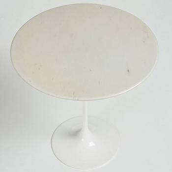 Eero Saarinen, a "Tulip" table for Knoll International, 1960-70's.