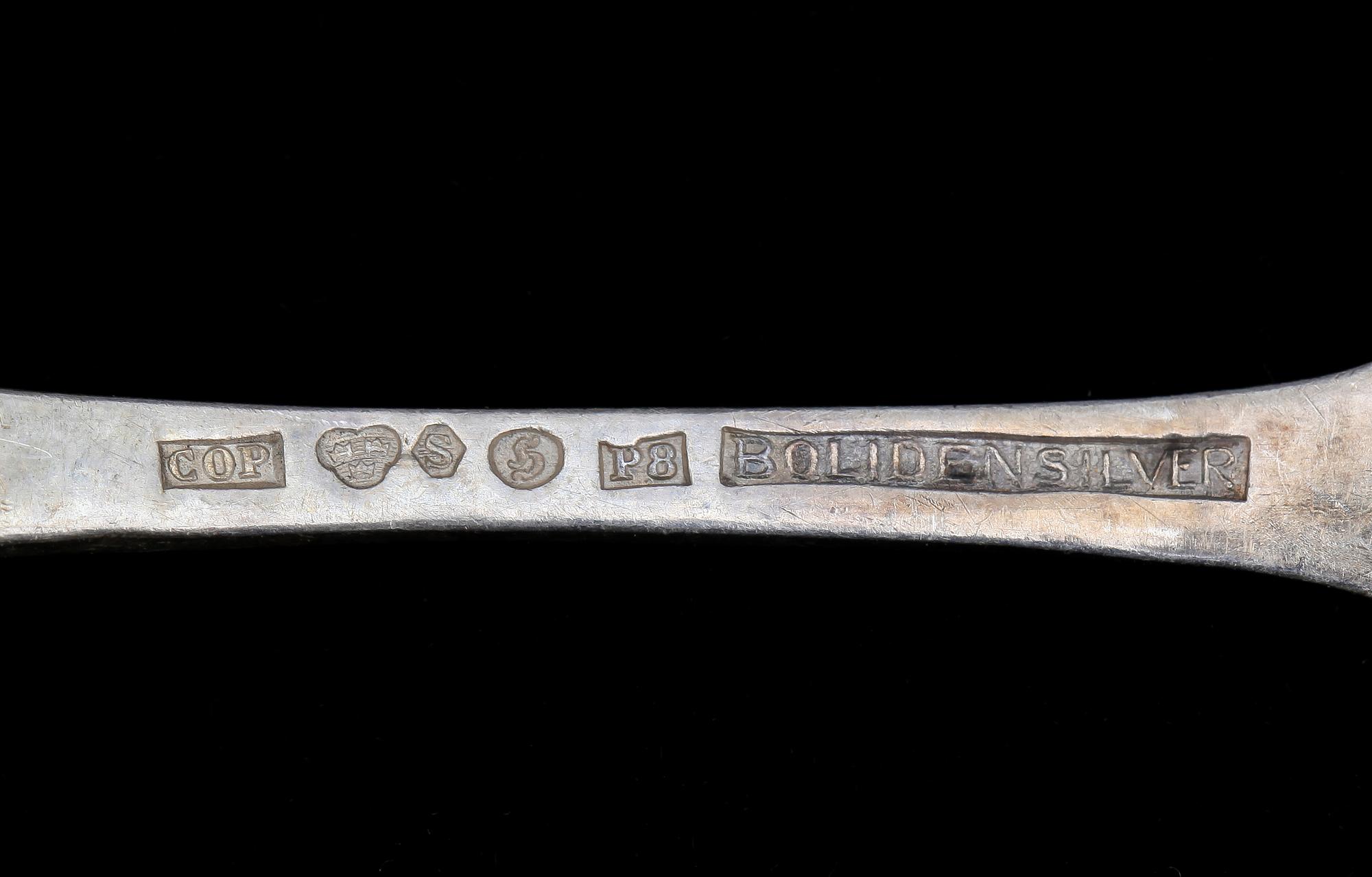 KAFFESKEDAR samt SOCKERTÅNG, 10 delar, silver, Boliden silver 1938-1942. Tot vikt 132g.