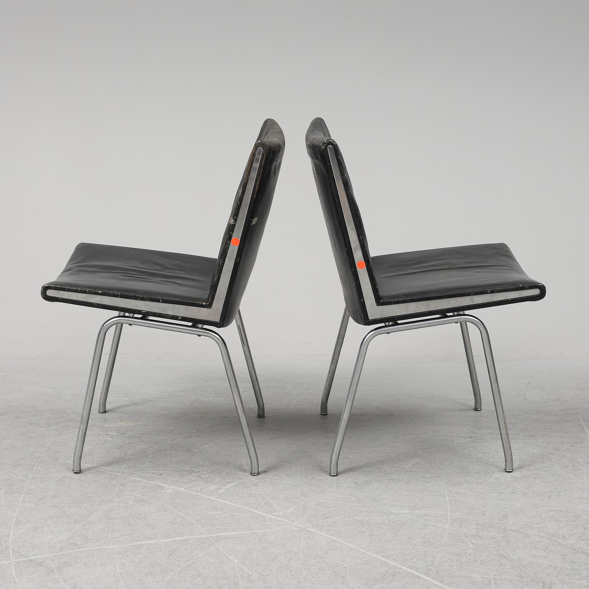 HANS J WEGNER, a pair of 'CH 401' 'Lufthavnstolen' chairs from the Kastrup series, Denmark, 1960's.