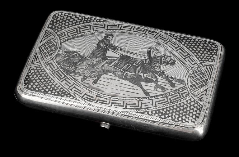 CIGARETTETUI, silver, Trol. Moskva, 1800-talets slut. Ca 118g.