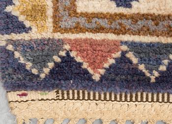 Märta Måås-Fjetterström, matto, "Steninge", knotted pile, ca 315 x 200-204 cm, signed AB MMF.