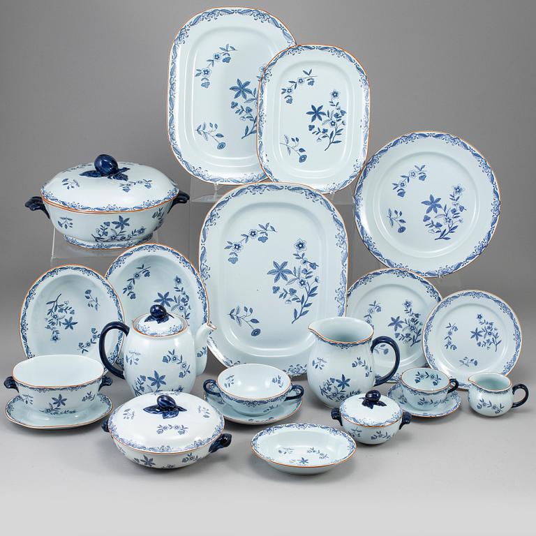 RÖRSTRAND, "Ostindia", 75 delar, porslin och flintgods, varierande tillverkningsår.