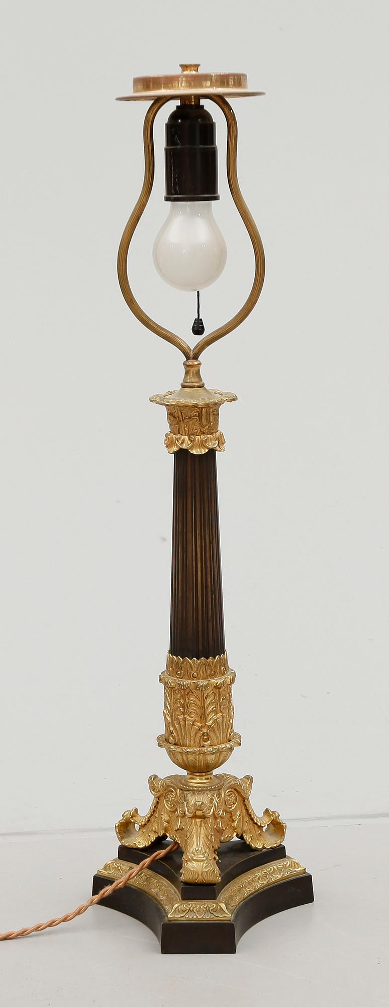 BORDSLAMPA, empirestil, 1900-talets förta hälft.