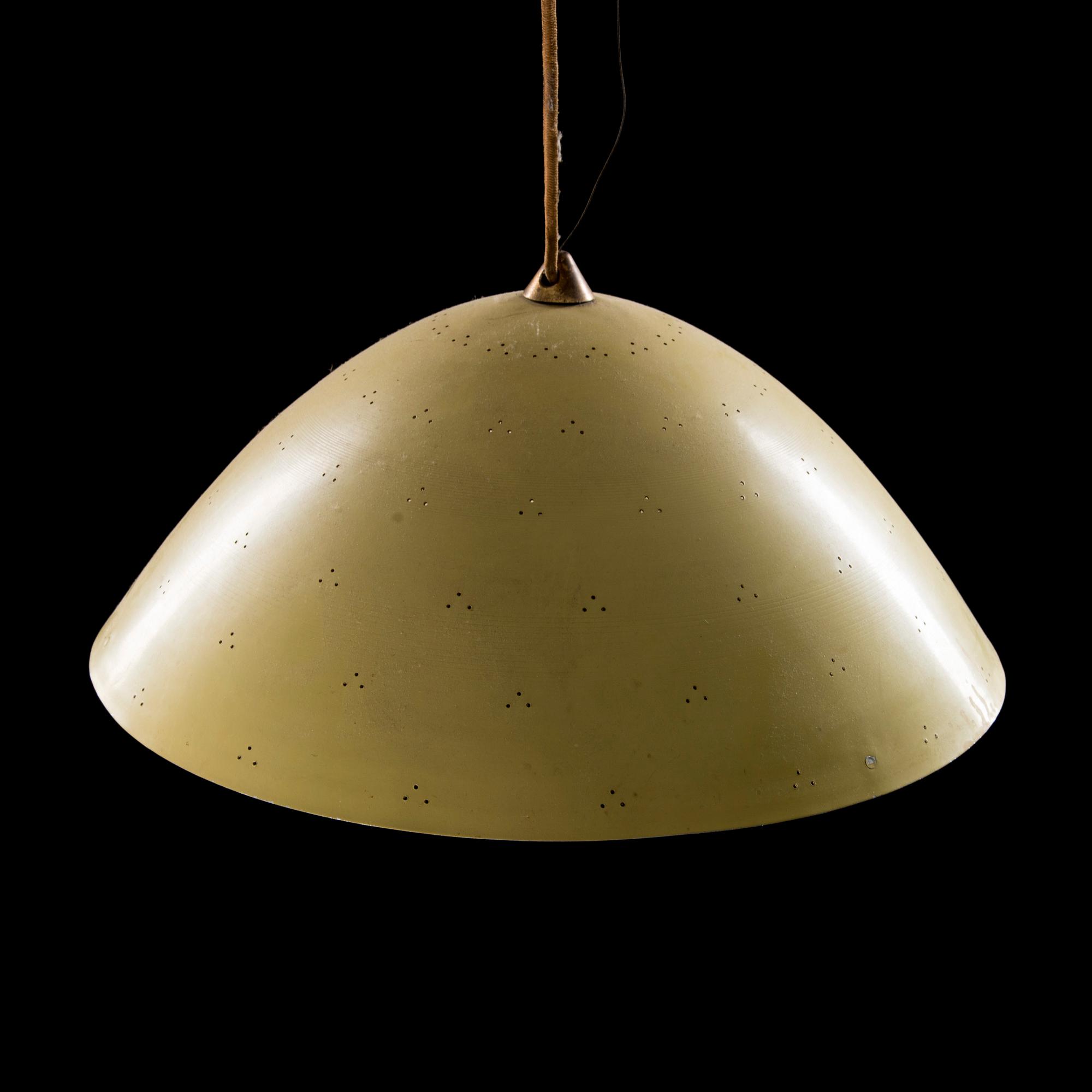 TAKLAMPA, modell A 1981 R, Idman, 1900-talets första hälft.