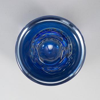 EDVIN ÖHRSTRÖM, an 'Ariel' glass vase from Orrefors, Sweden 1961.