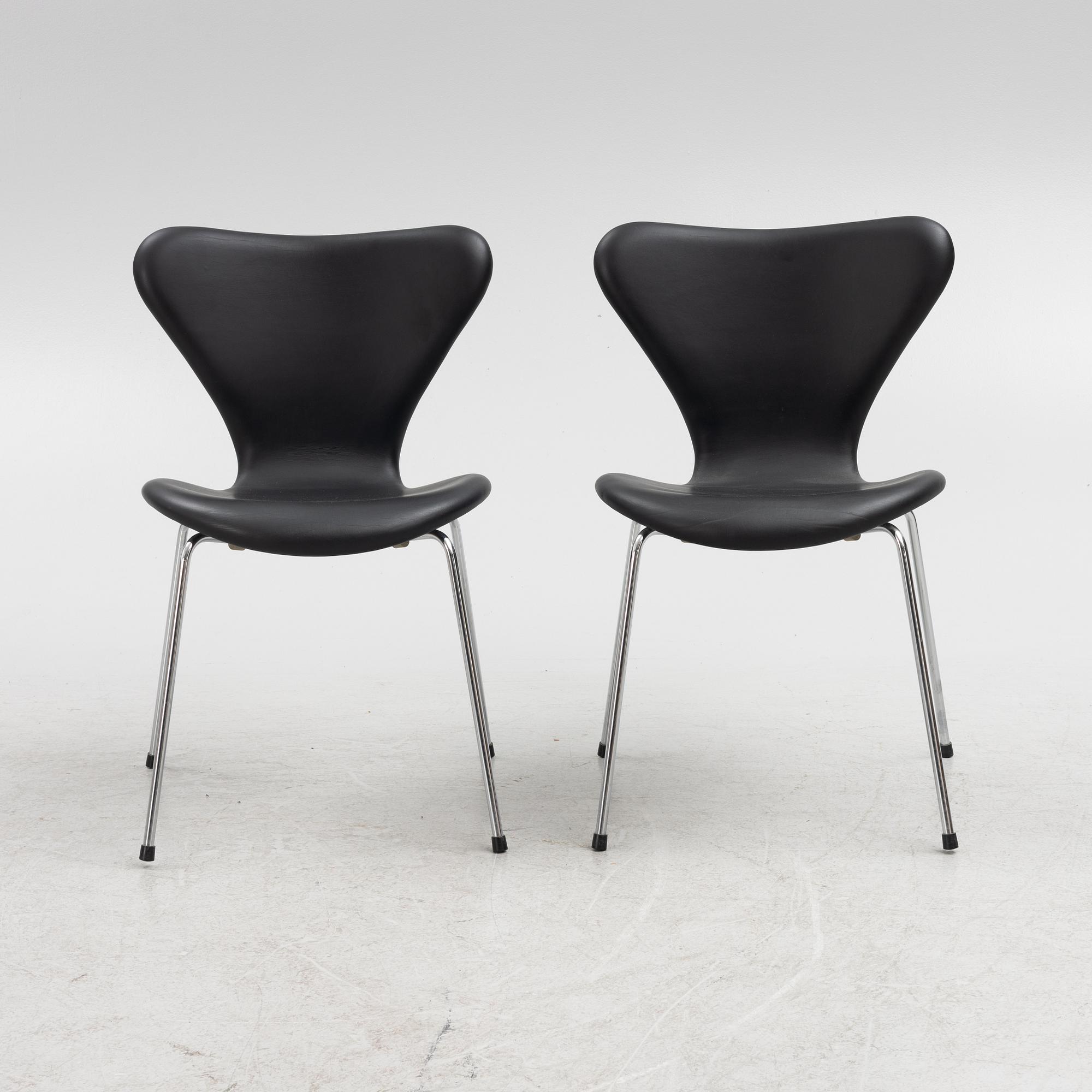 Arne Jacobsen, six "Seven" chairs, Fritz Hansen, Denmark.
