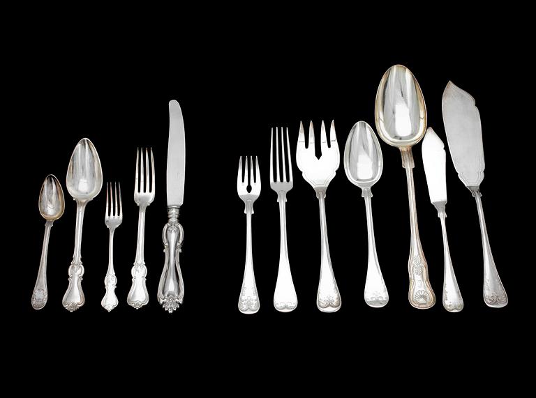 PARTI BESTICK. 63 delar. Nysilver samt silver. Bl a CG Hallberg Stockholm, 1900-tal. Tot silvervikt ca 370 g.