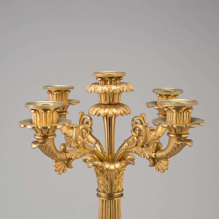 KANDELABRAR, ett par, förgylld brons, senempire, 1800-talets mitt.